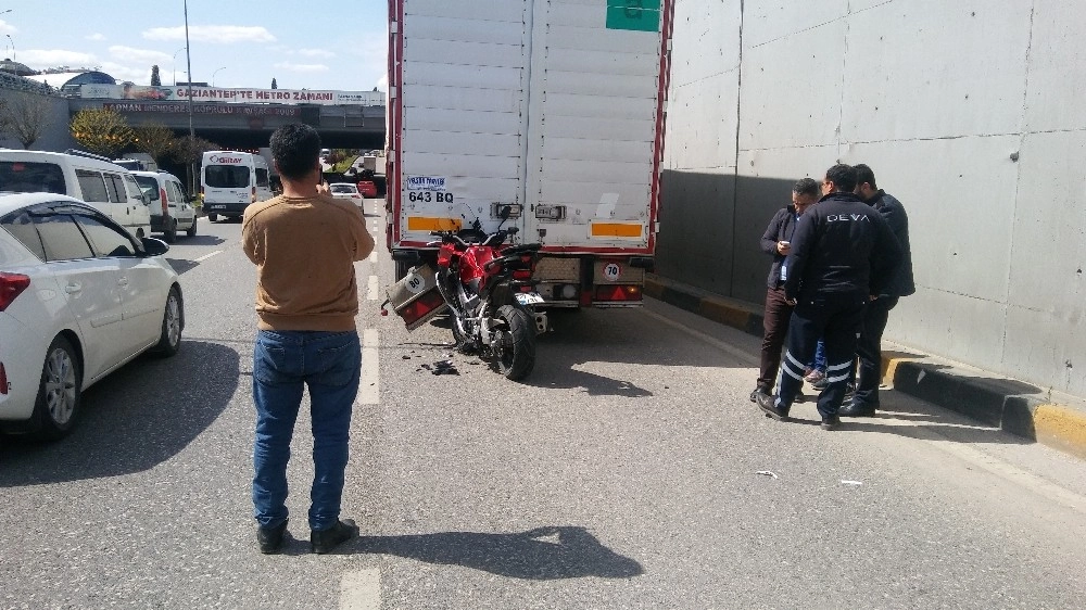 Bakımdan Yeni Çıktı, Otoparka Giderken Motosiklet Çarptı