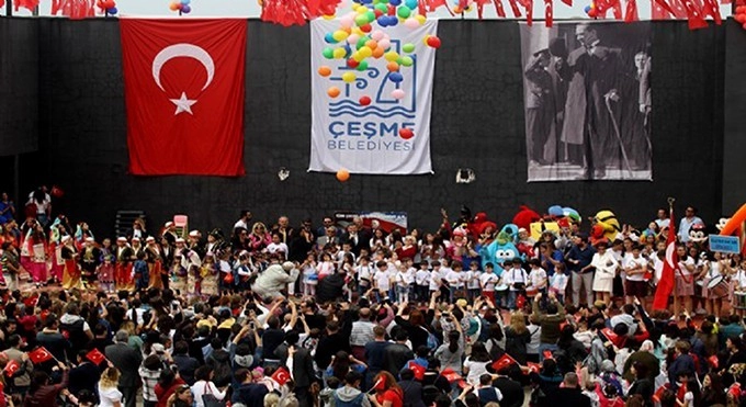 Çeşmede Karnaval Gibi Çocuk Şenliği