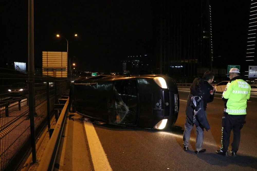 Temde Kontrolden Çıkan Araç Bariyerlere Çarptı: 1 Yaralı