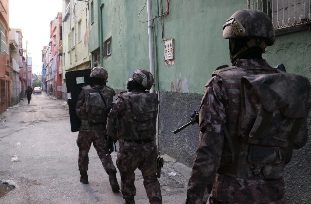 Adanada Pkk Operasyonu: 5 Gözaltı