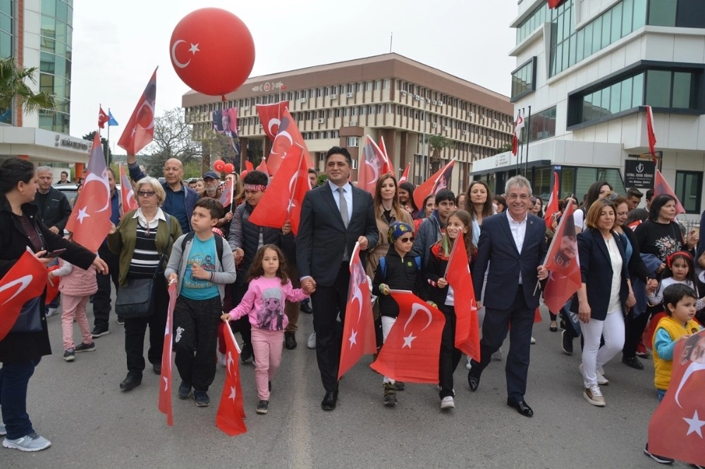 Aliağada Binlerce Kişiden Milli Egemenlik Yürüyüşü