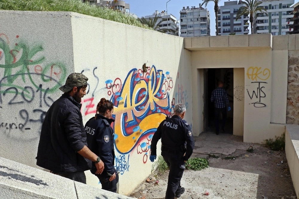 Antalyada Şüpheli Ölüm: Cebinden Yanmış Gazete Sayfaları Çıktı