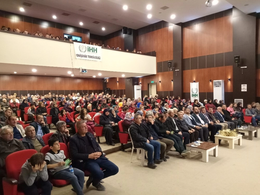 “Namazla Diriliş” Konferansına Büyük İlgi