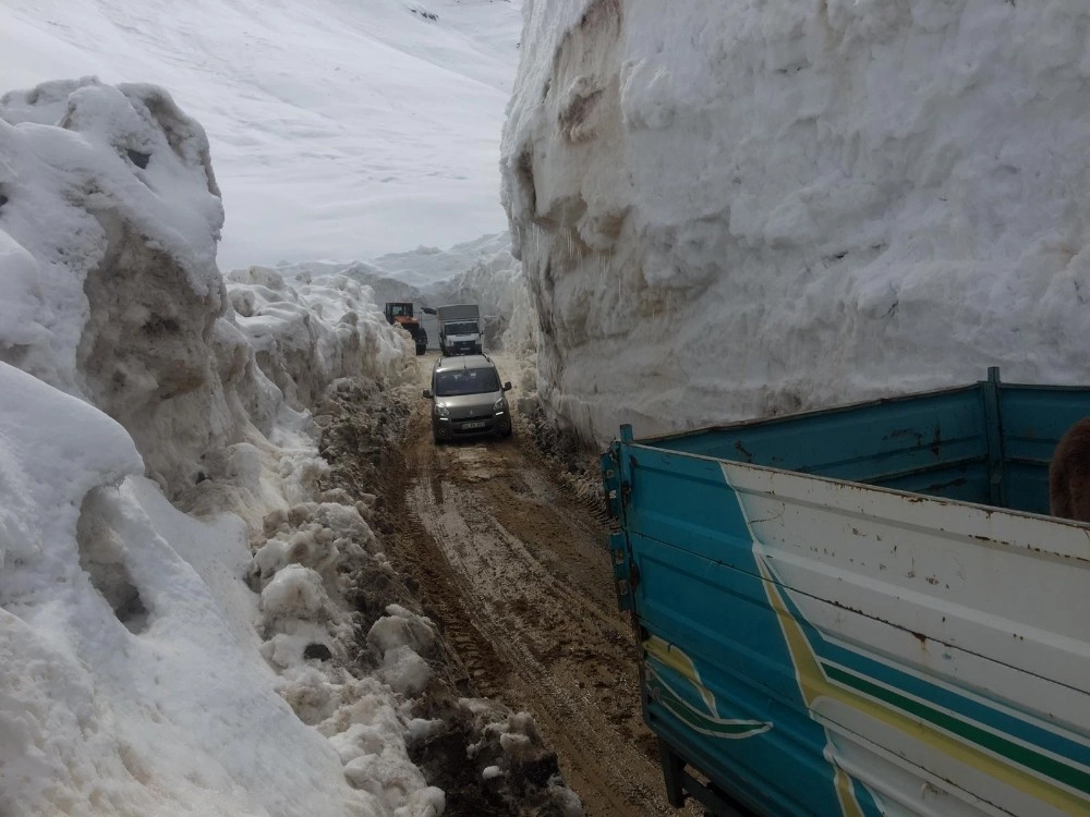 Yola Düşen Çığ 22 Gün Sonra Temizlendi