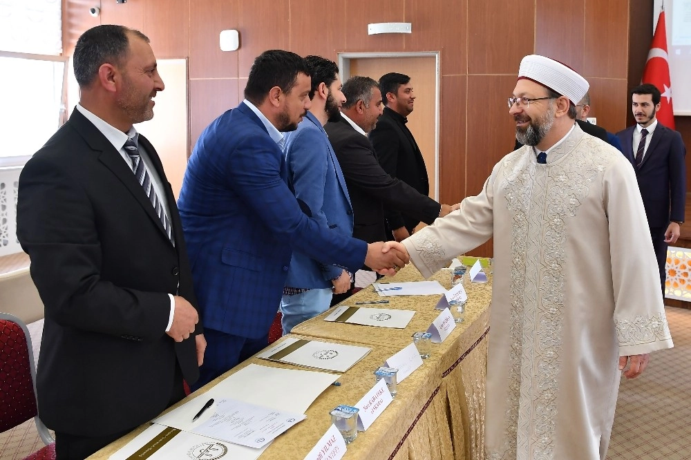 Diyanet İşleri Başkanı Erbaş, Roman Çalıştayına Katıldı