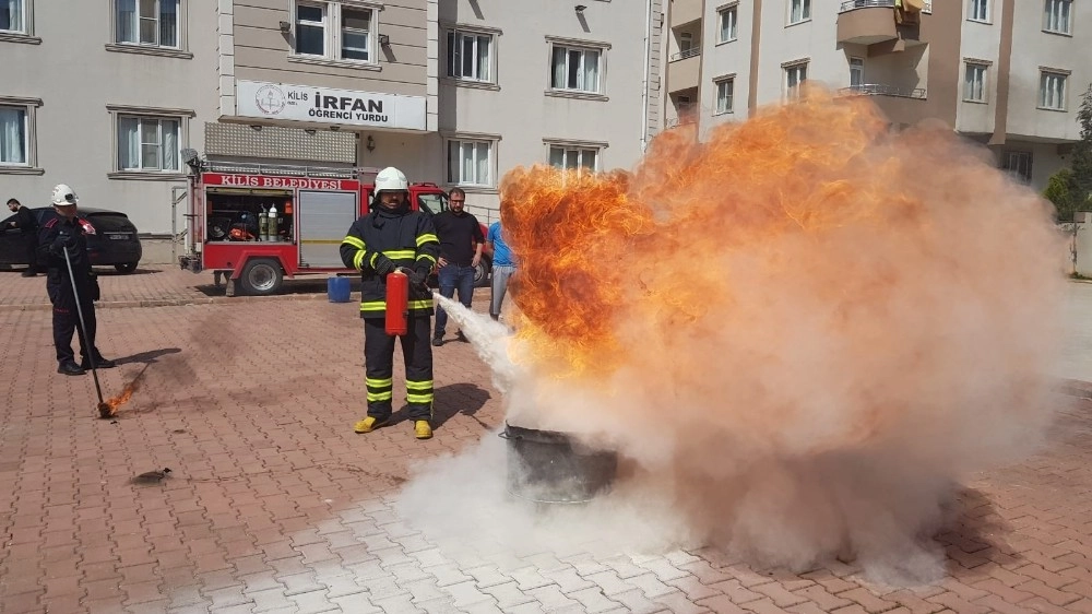 İtfaiye Müdürlüğünün Eğitimleri Devam Ediyor