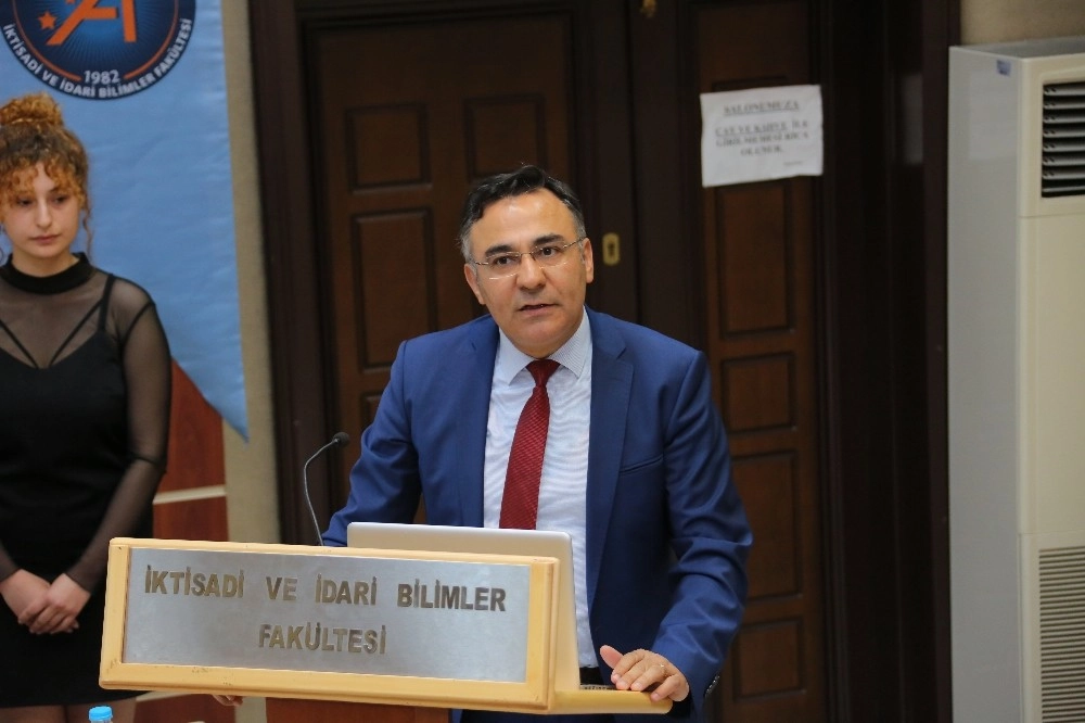 Üniversitede "kriz Ülkelerinde Güvenlik Politikaları" Konferansı Düzenlendi