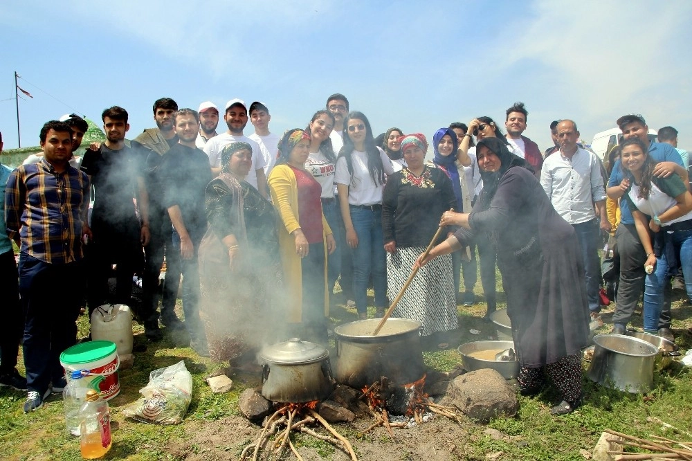 Üniversite Öğrencileri Oylum Lebeniye Gününe Katıldı