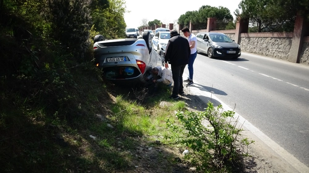 Maltepede Kontrolden Çıkan Araç Takla Attı: 1 Yaralı