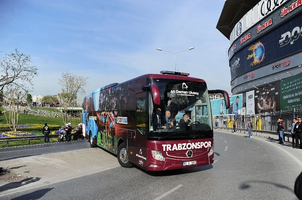 Fenerbahçe Ve Trabzonspor Kafileleri Ülker Stadına Geldi