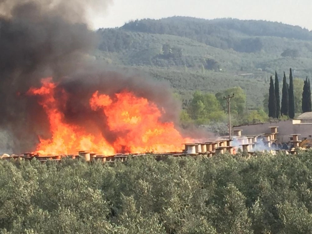 Ahşap Makaralar Çıra Gibi Yandı