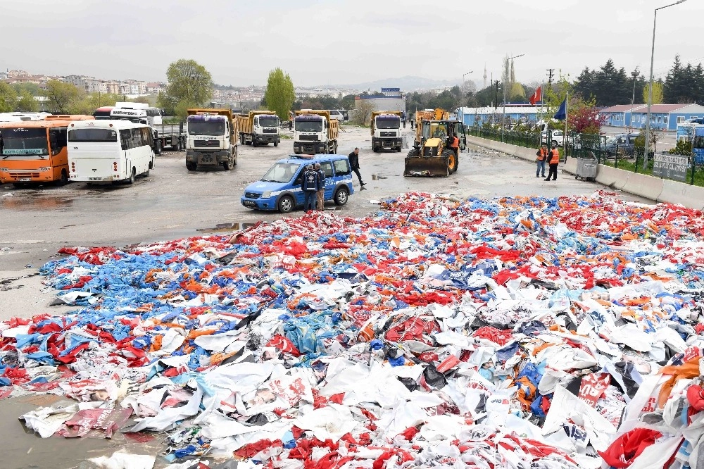 Ankara Zabıtasından Afiş Temizliği