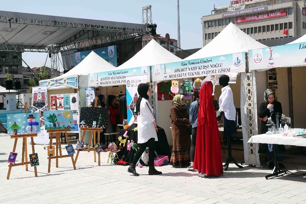 Bağcılarda Lise Tanıtım Günleri Heyecanı