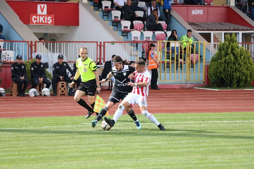 Kahramanmaraşspor: 2 - Manisa Büyükşehir Belediyespor: 5