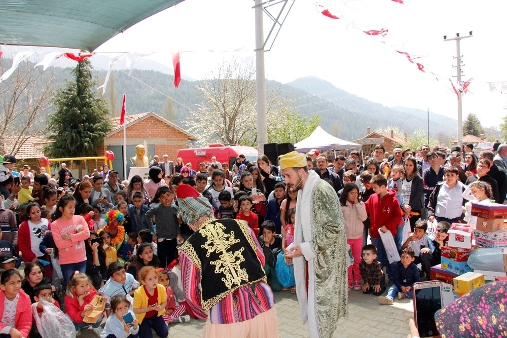 Ödemişte Geleneksel Helvuç Bayramı Coşkusu