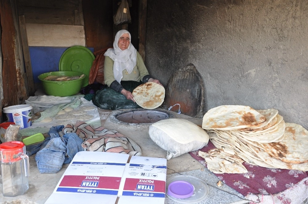 Yüksekovanın Vazgeçilmez Tadı: Tandır Ekmeği