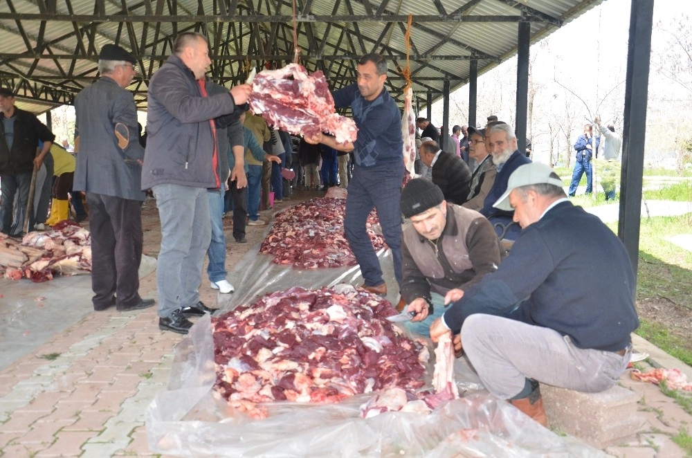 150 Yıllık Hayrat Kurbanı Geleneği