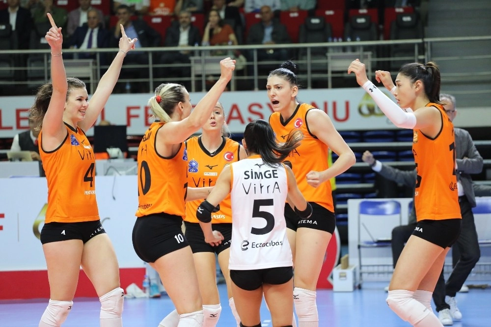 Vestel Venus Sultanlar Ligi: Eczacıbaşı Vitra: 1 - Vakıfbank: 3