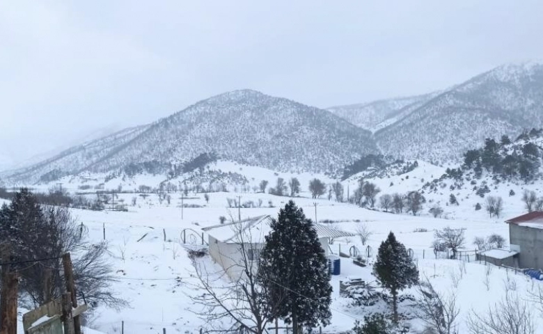 Osmaniye'de Kuraklıktan  sonra gelen kar vatandaşı mutlu etti