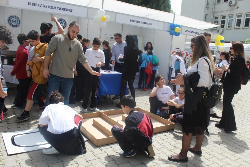 Ege Üniversitesi Kampüsü "bilim Haftası Etkinliği" İle Renklendi