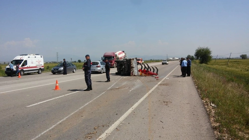 Adanada Trafik Kazası: 6 Yaralı