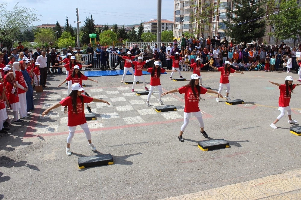 Öğrenciler Hem Eğlendi Hem Spor Yaptı