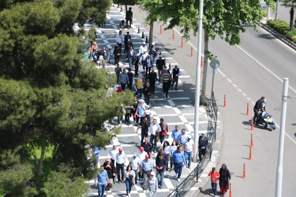 Şanlıurfadaki 1 Mayıs Kutlamaları Erken Bitti