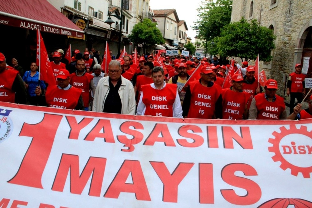 İzmirin İlçelerini 1 Mayıs Coşkusu Sardı