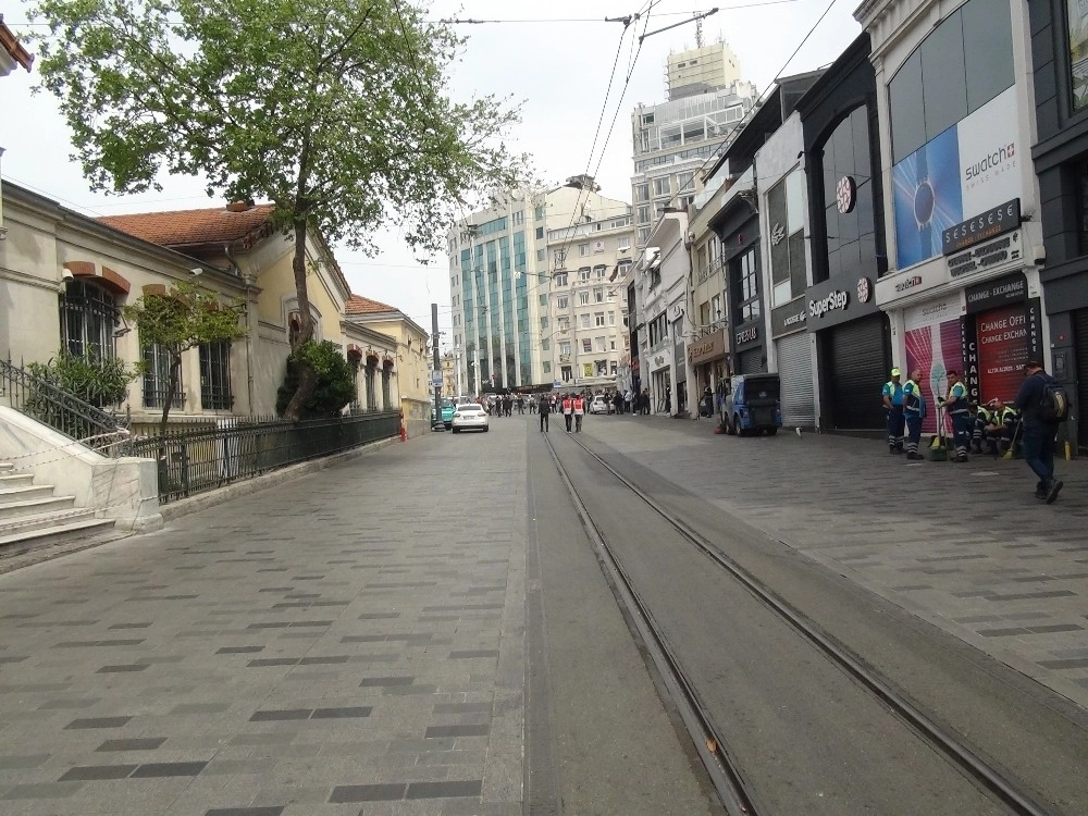 İstiklal Caddesi Kapatıldı, Esnaf Keyfini Çıkardı