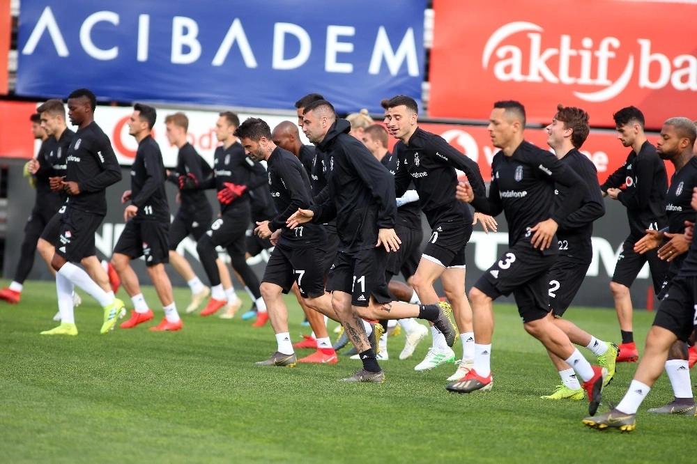 Beşiktaşta Derbi Hazırlıkları Sürüyor