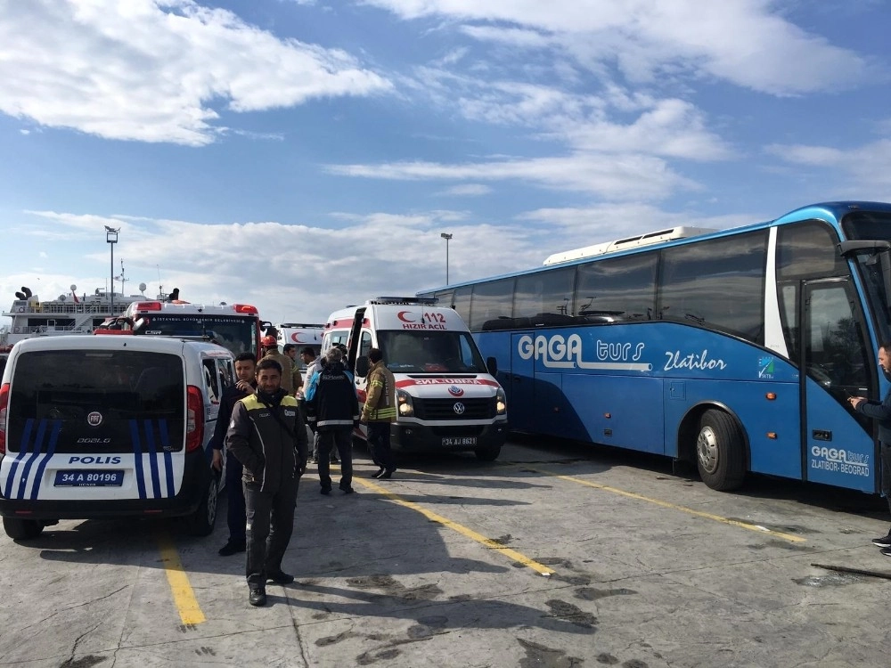 Yurt Dışına Gitmek İçin Otobüs Tekerinin Boşluğuna Saklandı