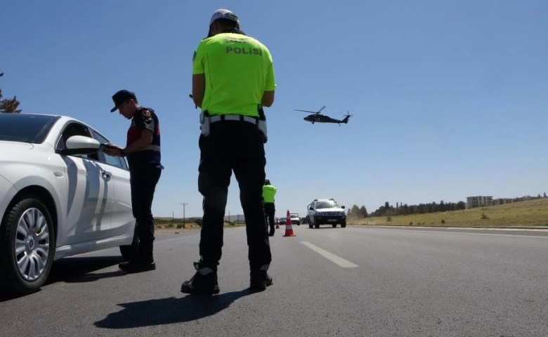 Gaziantep’te bayram öncesi havadan ve karadan trafik denetimi