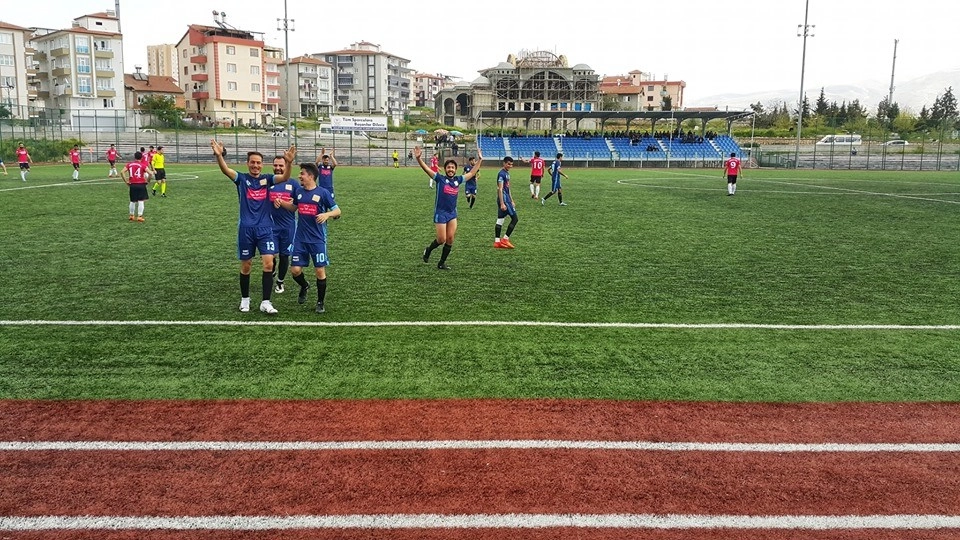 Arapgirspor 1. Amatör Küme Büyükler Ligine Yükseldi