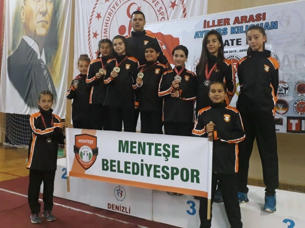 Menteşe Belediyesi Karate Takımından 9 Madalya