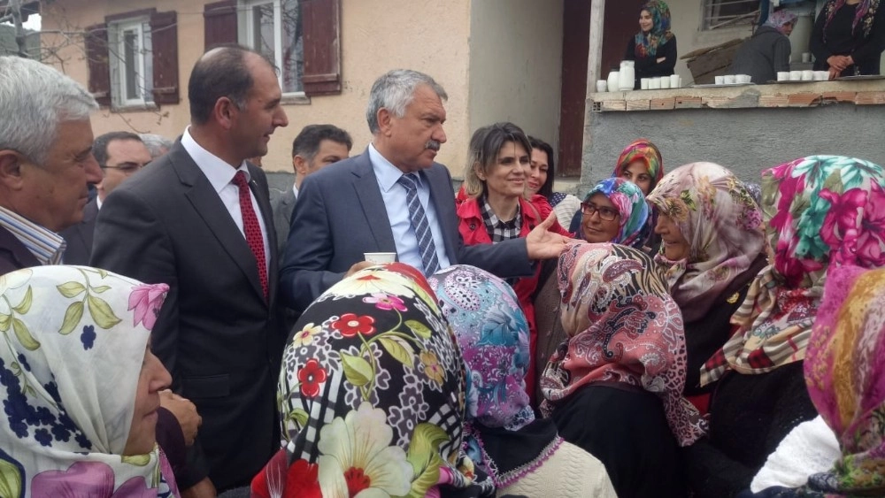 Pozantıda Çiftçiye Çilek Fidesi Dağıtıldı