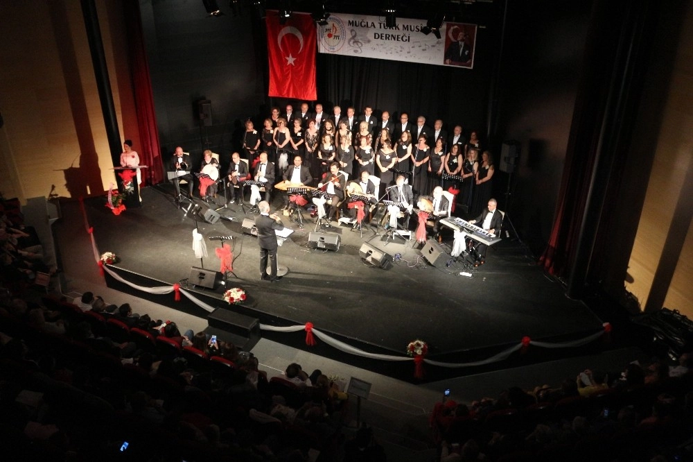 Muğla Türk Musikisi Derneği Korosu Konserine Yoğun İlgi