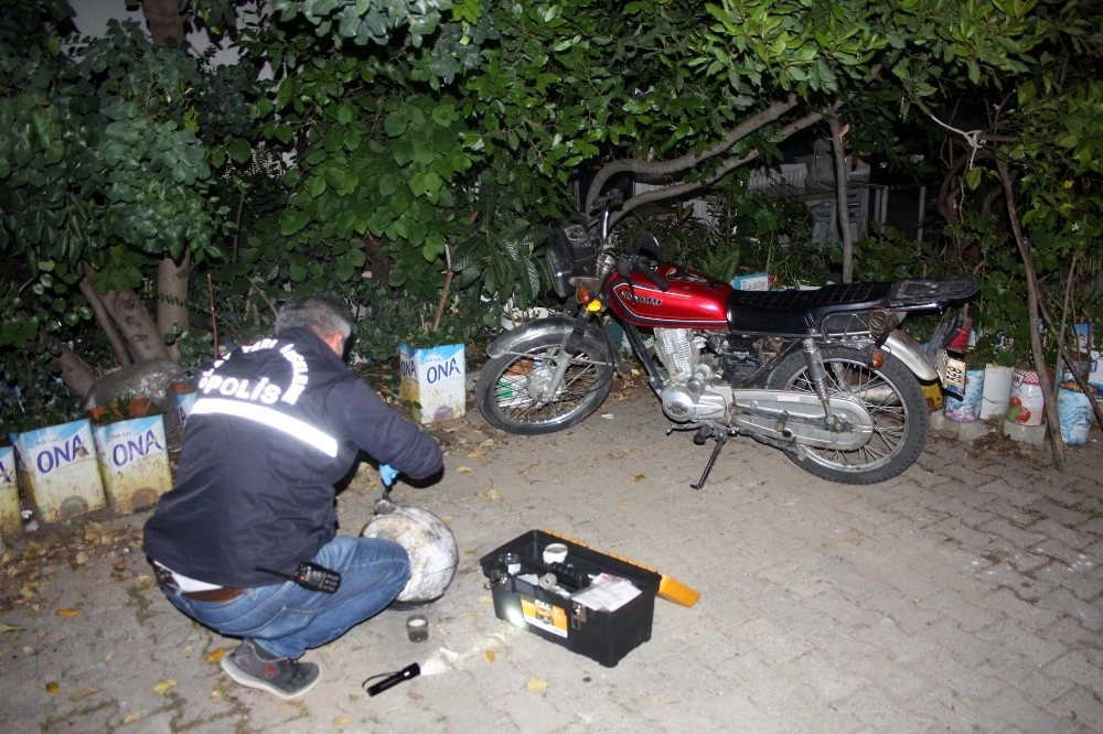 Çalıntı Motosiklet Gece Bekçilerin Dikkati Sayesinde Bulundu