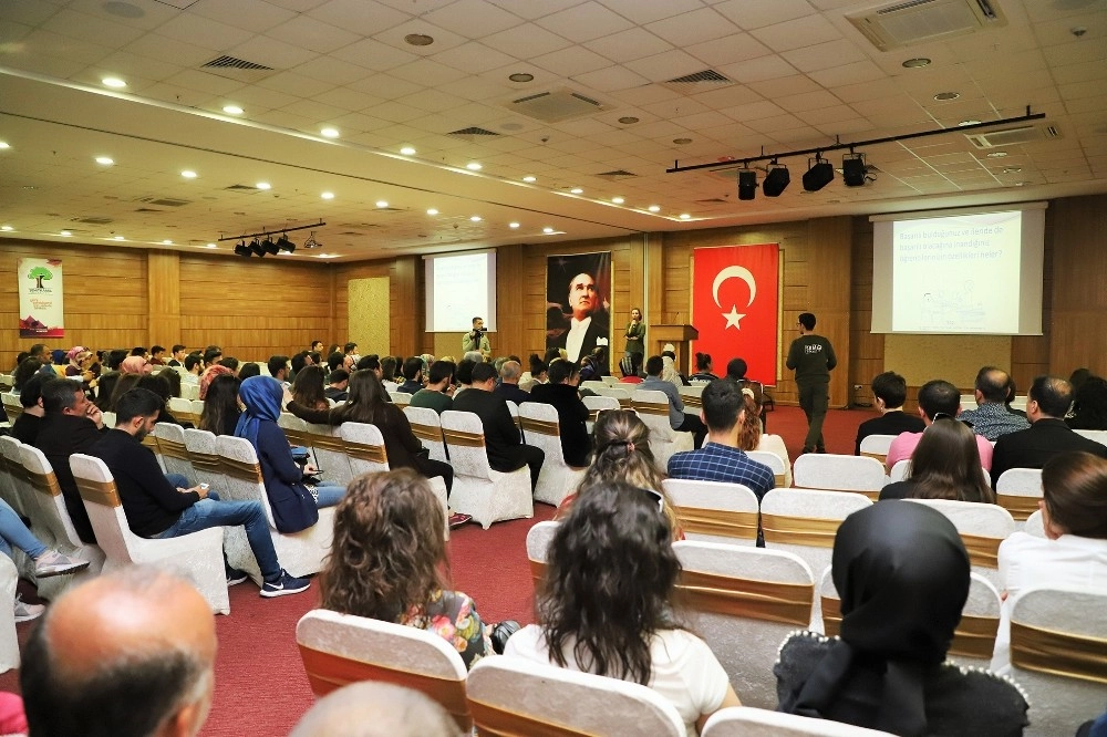 ‘Öğrencilerde Azim Ve Motivasyon Semineri