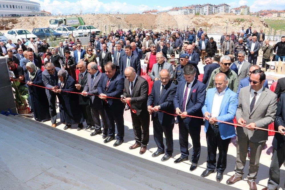 Beyşehirde Hayırsever Ailenin Yaptırdığı Cami Dualarla İbadete Açıldı