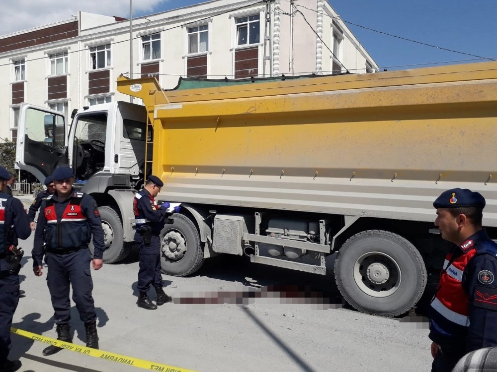 Hafriyat Kamyonu Arnavutköyde Cana Sebep Oldu