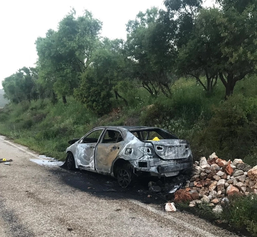 Küle Dönen Araçtan Ceset Çıktı