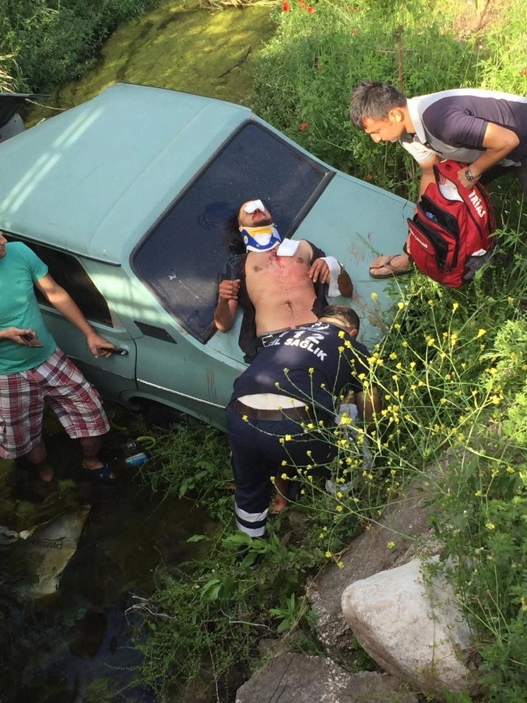 Aracıyla Su Kanalına Düşen Sürücü Yaralandı