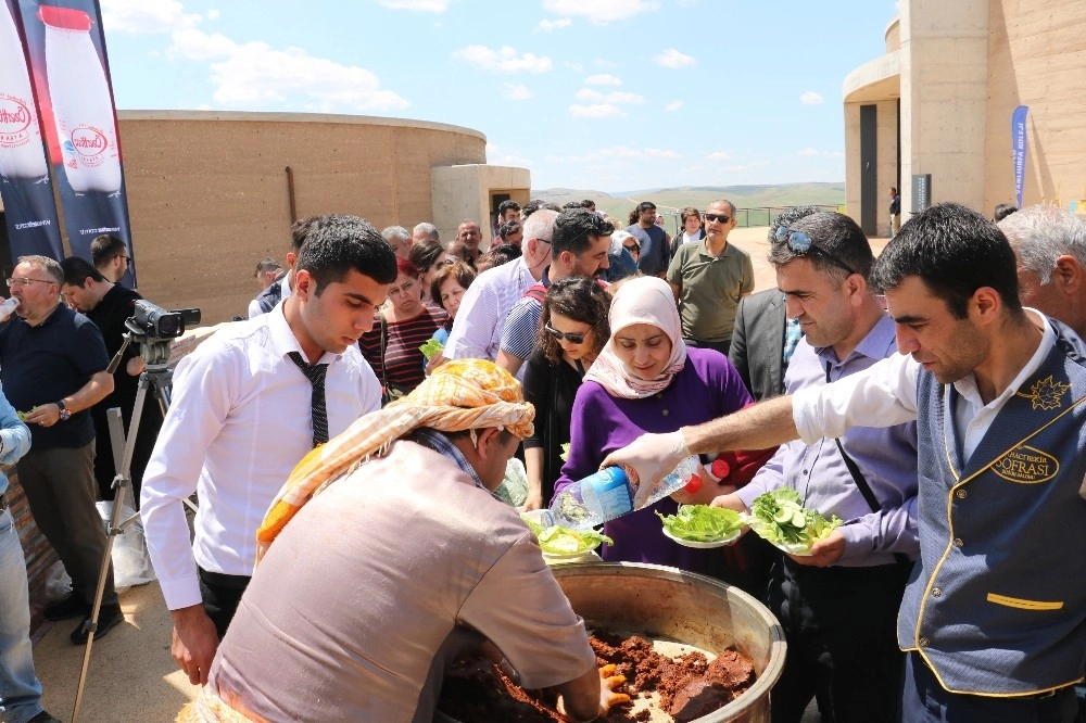 Göbeklitepede Minik Şeflerle Gastronomi Festivalinde Çiğköfte Kuyruğu