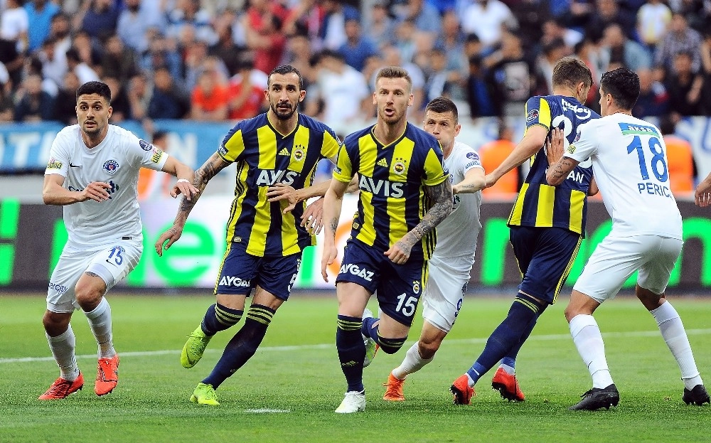 Spor Toto Süper Lig: Kasımpaşa: 1 - Fenerbahçe: 1 (İlk Yarı)