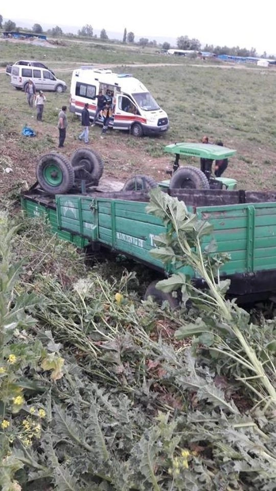 19 Yaşındaki İkizleri Trafik Kazası Ayırdı