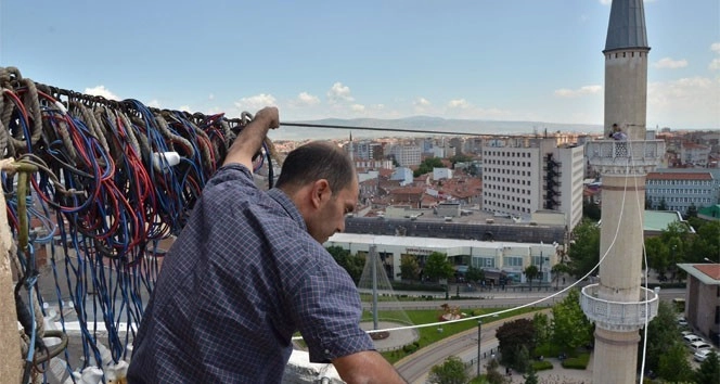 Osmanlı Döneminden Beri Süren Mahya Geleneği Bu Yıl Da Bozulmadı