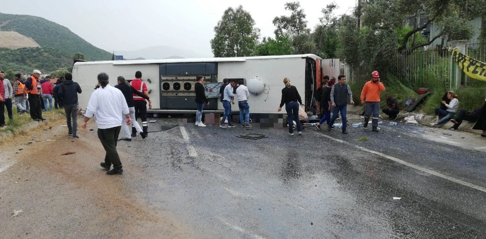 (Düzeltme) Milasta Feci Kaza: 2 Ölü, 12 Yaralı