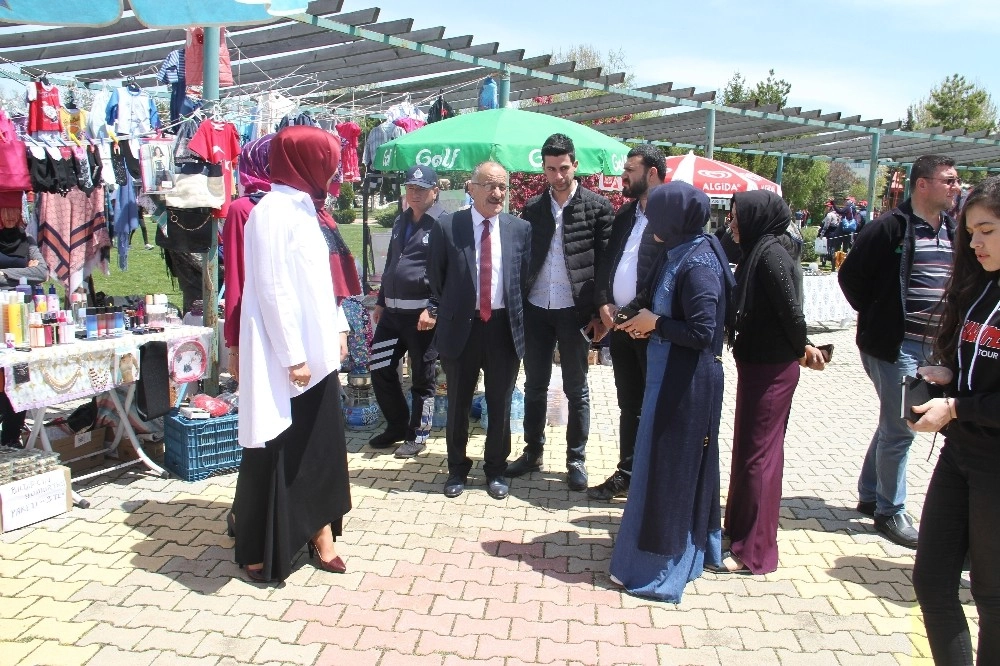 Beyşehirde El Emeği Kadınlar Pazarı Kuruldu