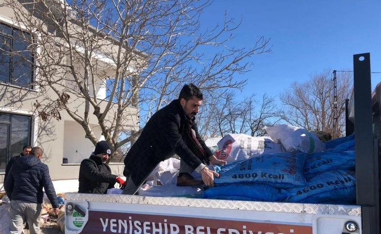 Yenişehir Belediyesi  Malatya’nın köylerinde depremzedelerin yanında