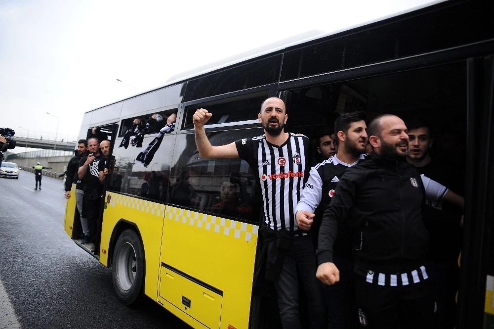 Beşiktaş Taraftarı Türk Telekom Stadyumuna Geldi